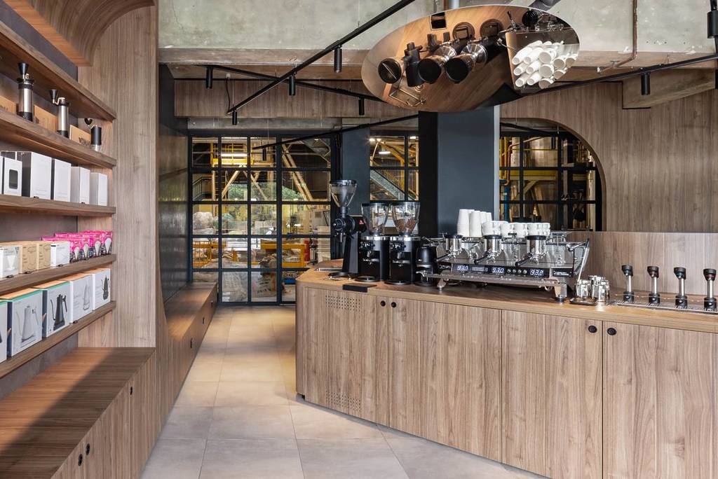 اهمیت طراحی و دکوراسیون در کافیشاپ