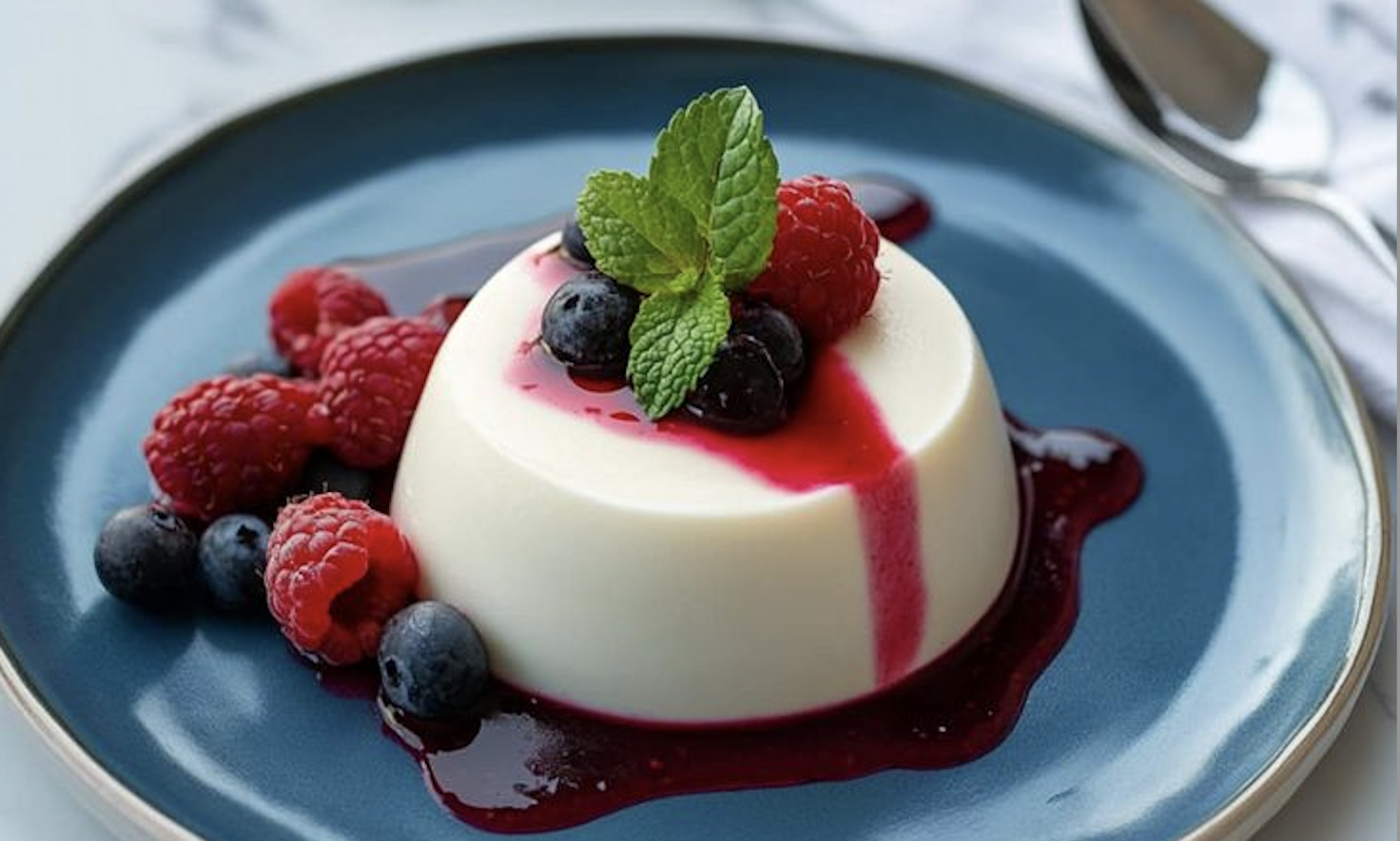 طرز تهیه دسر پاناکوتا به چند روش خوشمزه و ساده